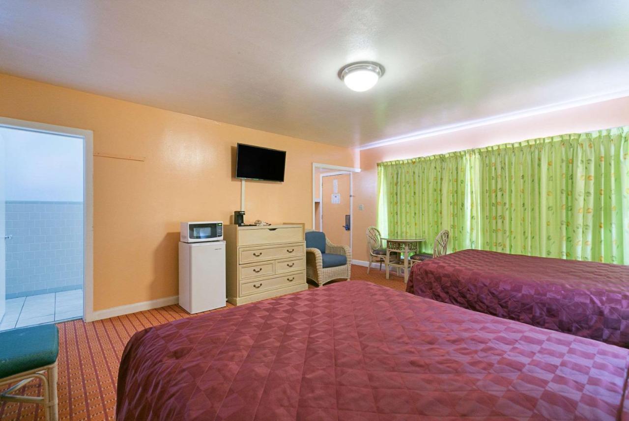 Rodeway Inn Perry Buitenkant foto